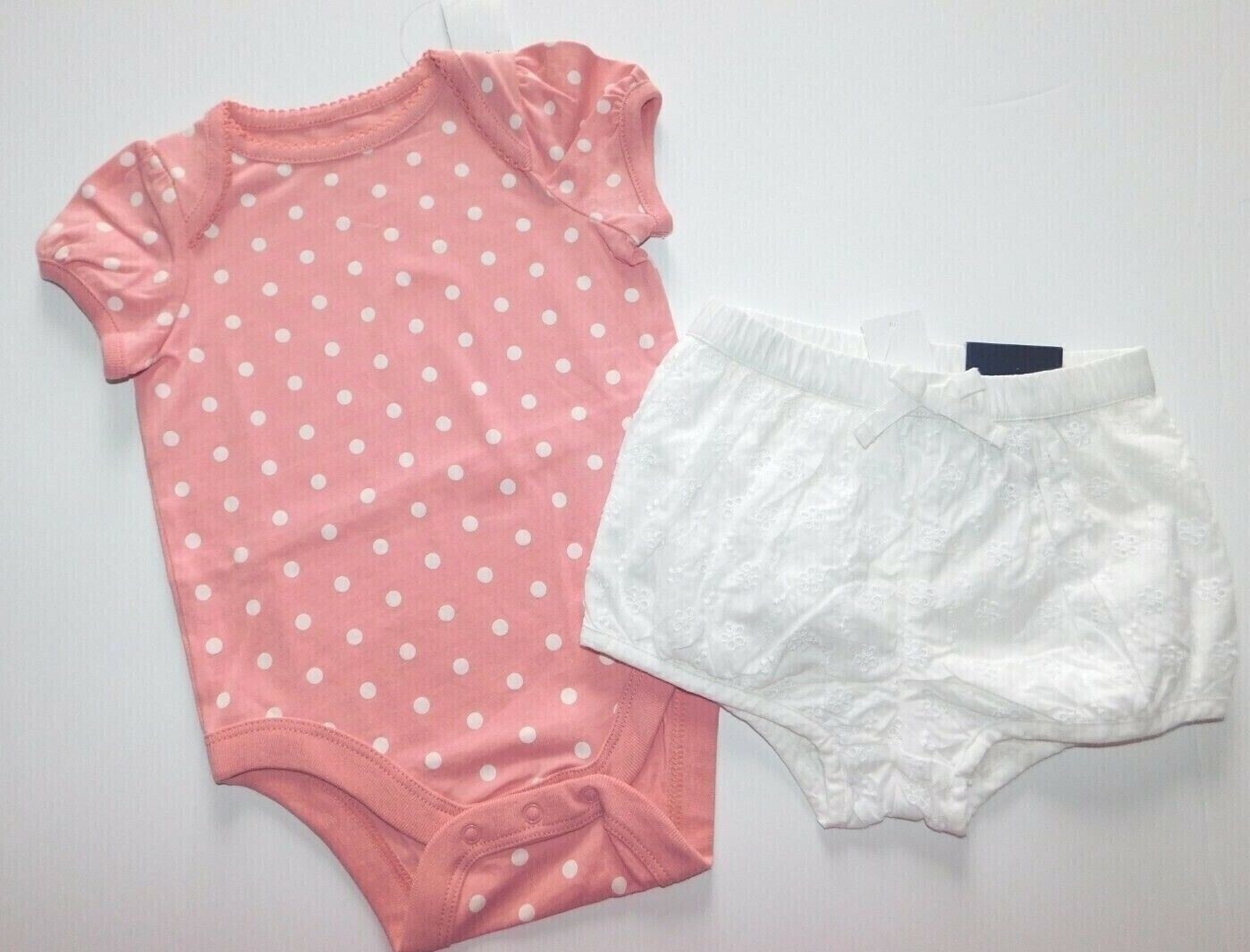 TOP/BODYSUIT & SHORTS--GAP--Baby Girl 2 Pc Polka Dot/Eyelet--SIZE 3-6M--NEW-image