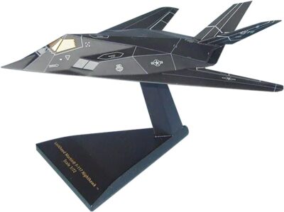 USAF Lockheed F-117 Nighthawk Stealth Desk Display Model 1/72 Jet XX Airplane