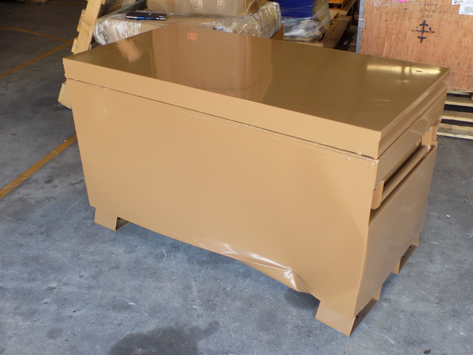 Knaack 4824 Jobmaster Chest Heavy Duty Jobsite Storage Box 48" x 24" x