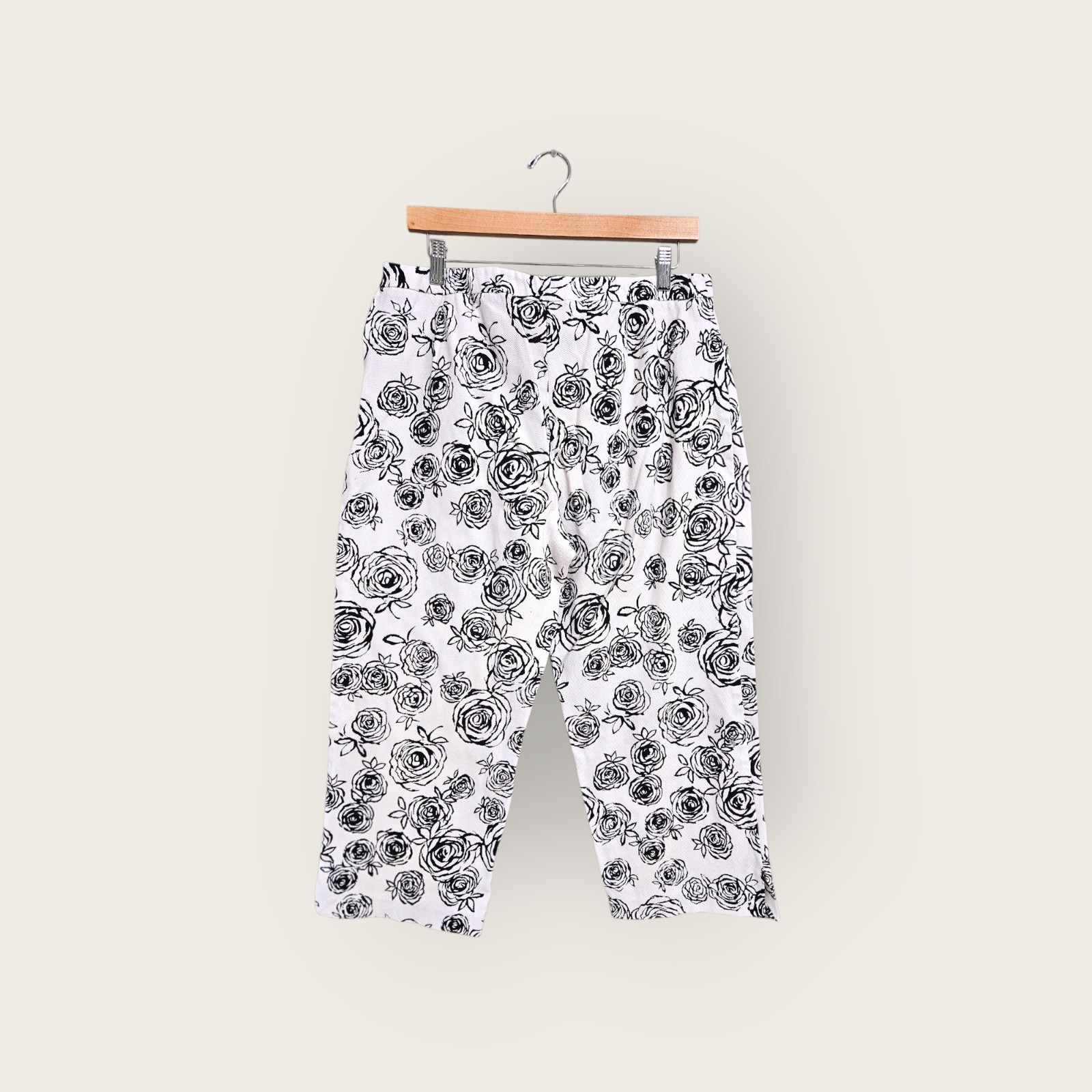 Hearts Of Palm Flowered Capri Pants