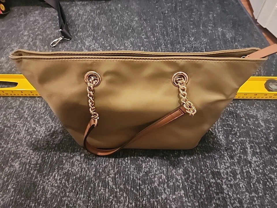Bolsa tote feminina de náilon estilo H4AAE2DX Calvin Klein Florence nova com etiquetas - Imagem 2 de 4