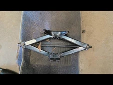 IMPALA    2005 Tools Jack 669344