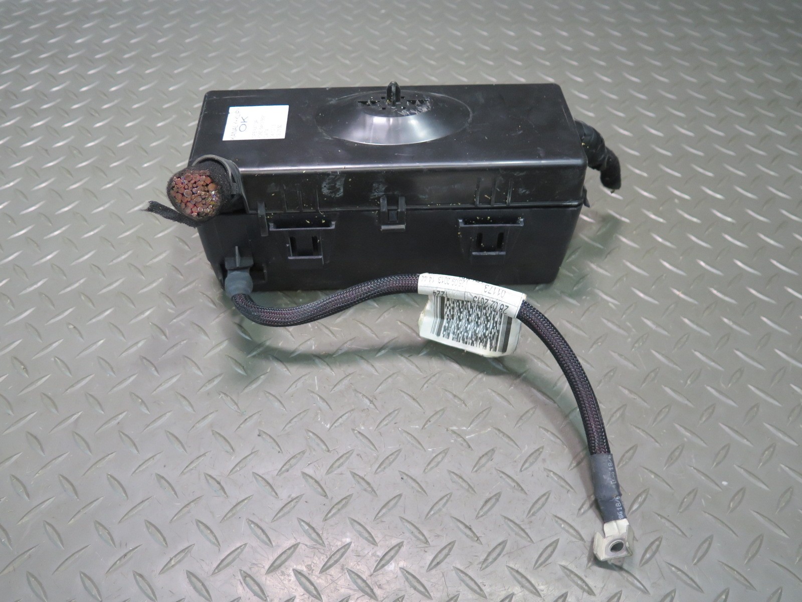 2014-2017 MASERATI GHIBLI M157 SQ4 REAR POWER DISTRIBUTION FUSE RELAY BOX