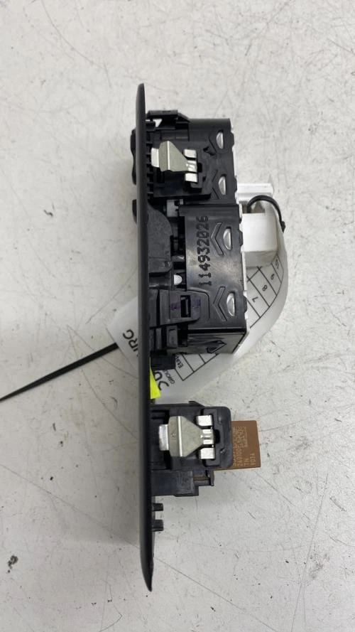 Interrupteur de leve vitre CITROEN BERLINGO 3 M PHASE 1 98329368ZD - Photo 2/4