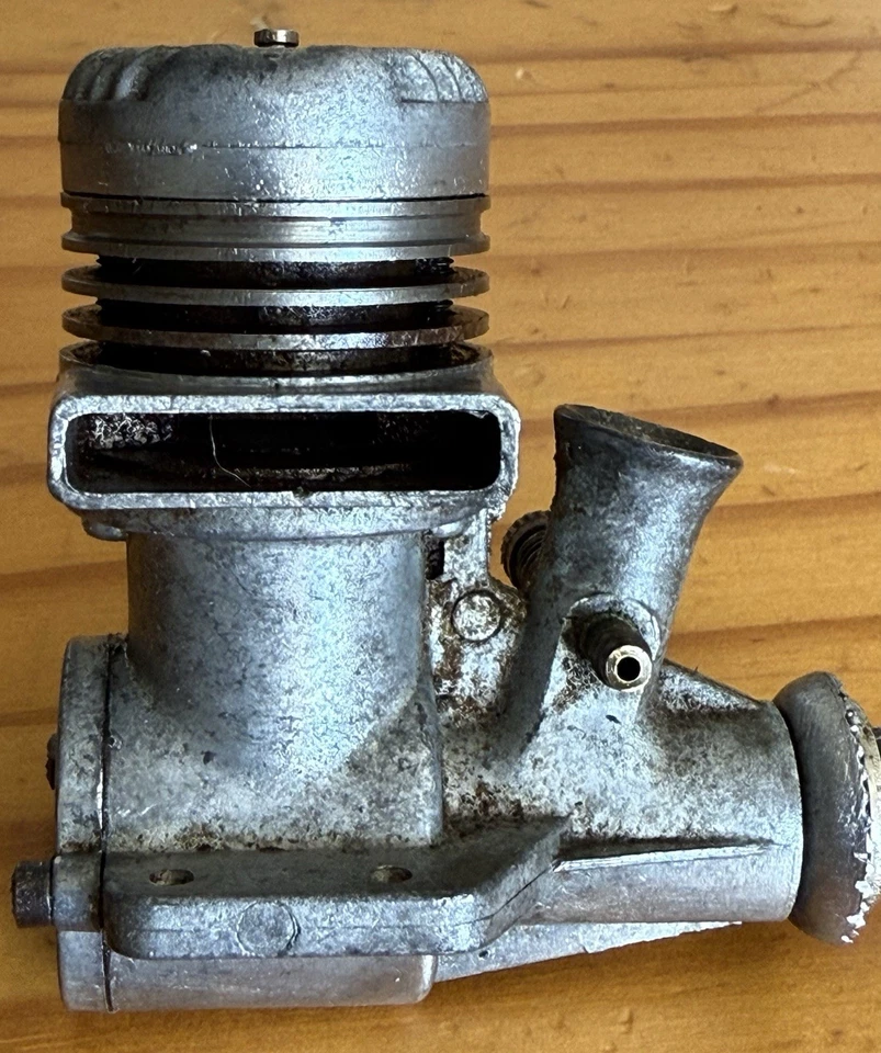 FOX 15 C/L ENGINE PISTON MOVES AS IS GS18 - Image 4 of 4