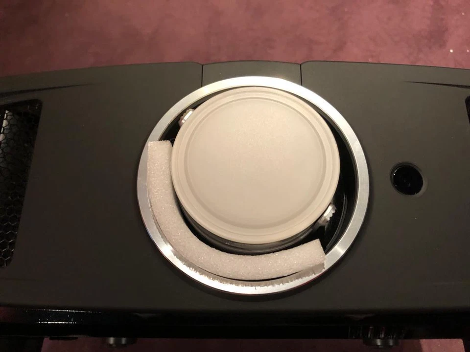 JVC HD-1 / RS-1 HD Home Cinema Projector (New lamp / isf calibrated) - Bild 4 von 4