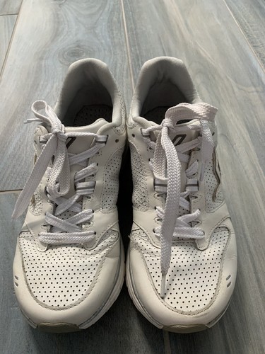 vionic thrill sneaker