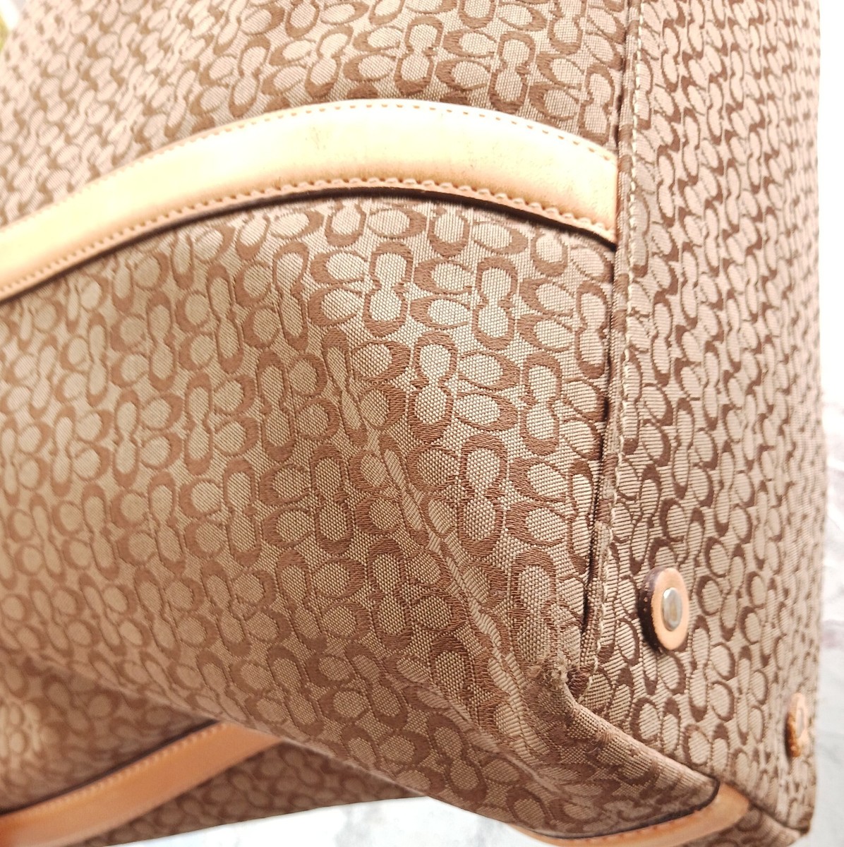 coach ♡ Coach F77014 Vintage Large Signature C Canvas w/Vachetta
