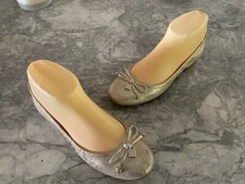 Anne Klein Patrica Gold Leather Bow Toe Flats Shoes Size 6