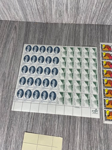 Stamps 1977-1980 Spirit of 76 Captain James Cook WC Fields 140 Unused Vintage - Picture 19 of 22
