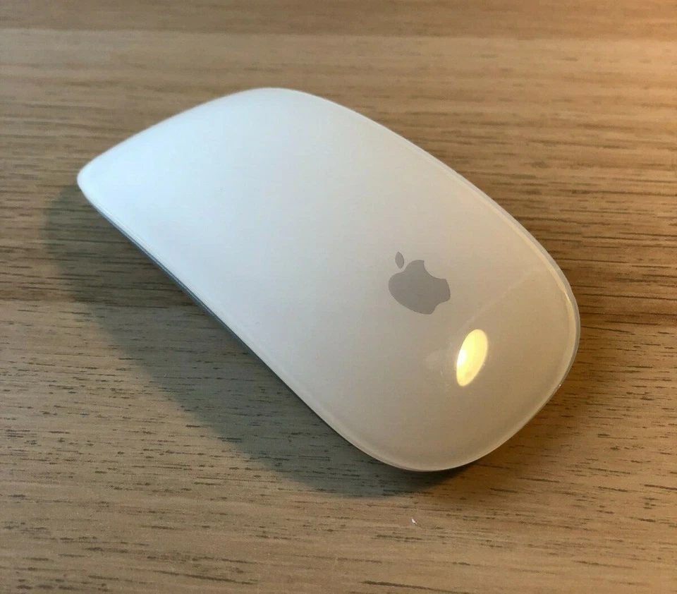 Magic Mouse 2 - Plateado - A1657 Foto 2 de 4