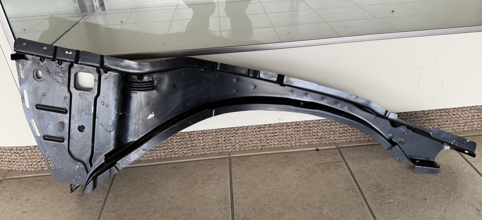 2013-2017 Maserati Quattroporte Front Left Inner Fender Panel 673002685 OEM 864