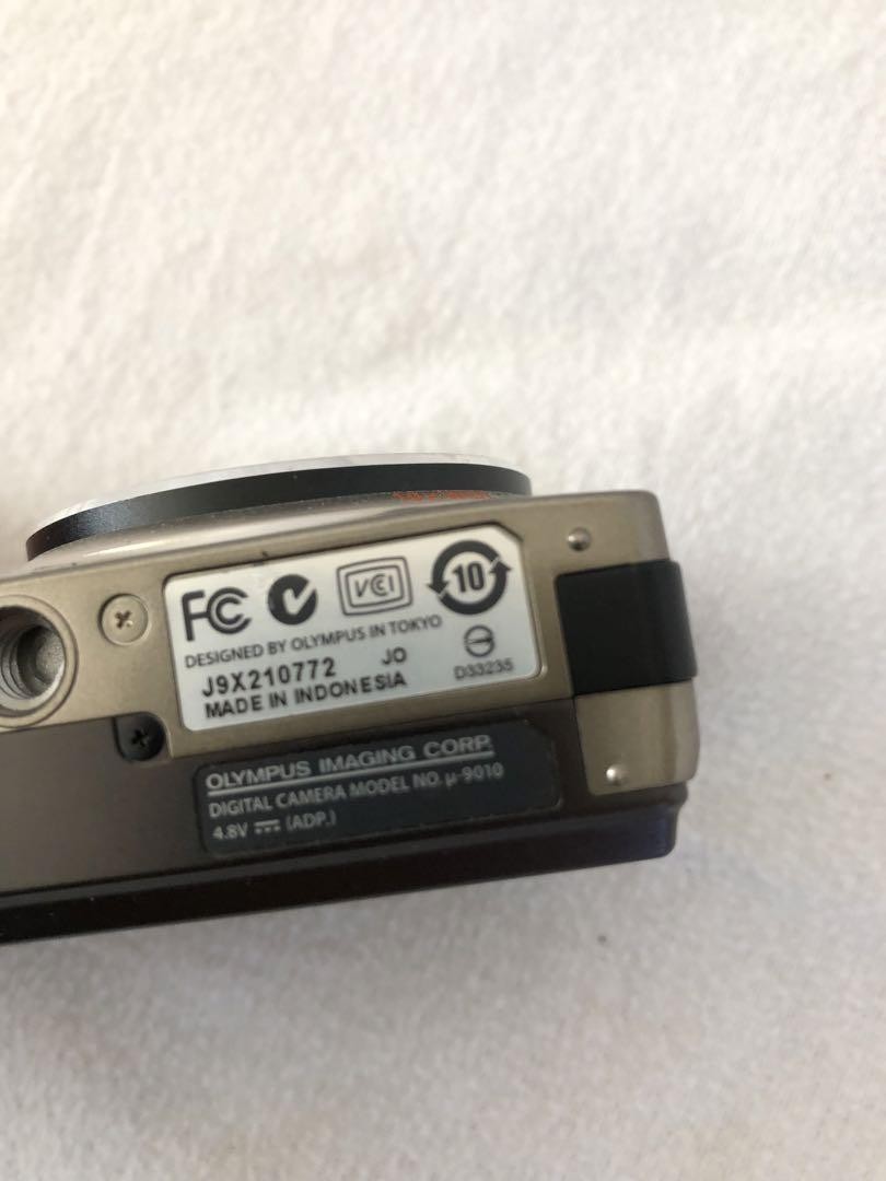 Olympus U9010 14MP Digital Camera 10x Zoom HyperCrystal View