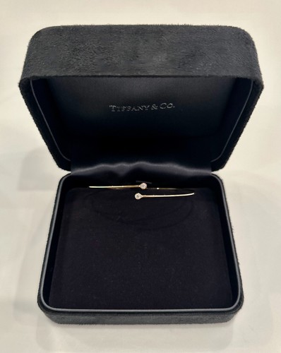 Elsa Peretti Diamond Hoop Single-row Bangle in 18K Gold. Brand New. Size Small. - Picture 4 of 6