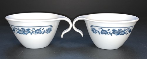 Vintage Corelle Old Town Blue Onion Cups Set Of 2 Hook Handle Mugs - Picture 3 of 7