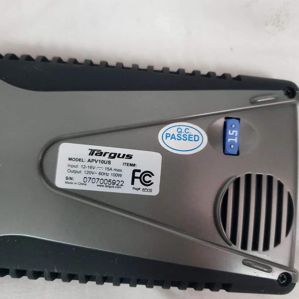 Targus APV10US Auto/Air 100W Slimline Power Inverter S/N 0707005922 - Image 4 of 4