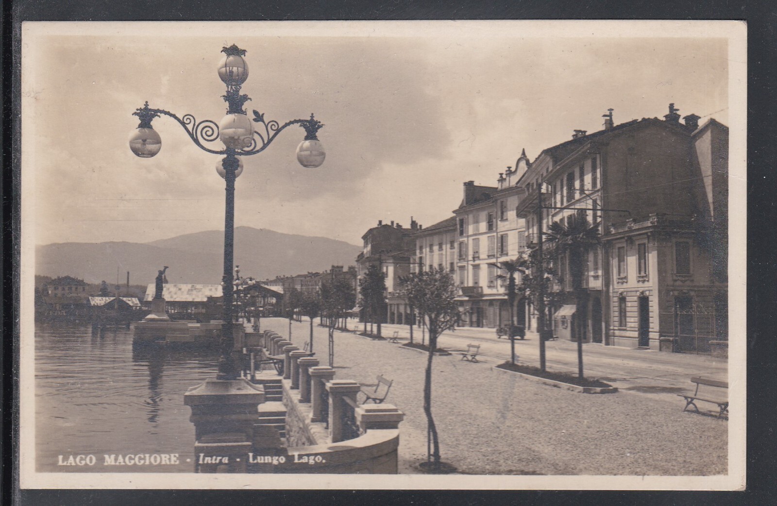 Cartolina Lago Maggiore Intra Lungo Lago Ambulante Arona Locarno AH1530