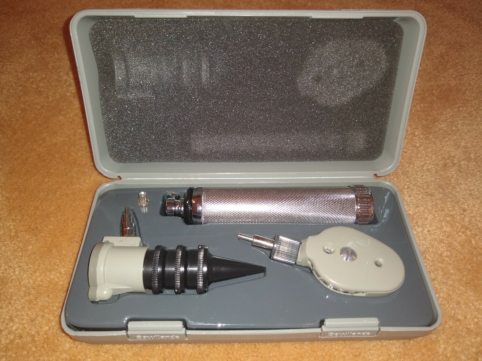Gowllands Otoscope w/ 3 Specula and Extra Bulb w/ Case, and extra eBay