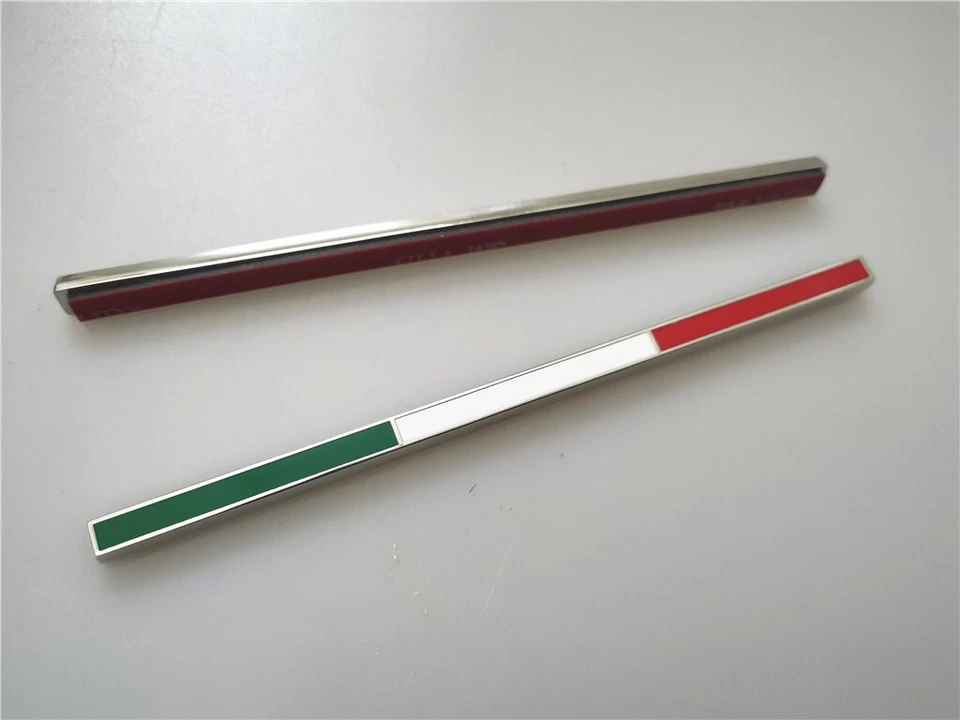 2X Insignia bandera Ferrari Italia faldas laterales accesorio calcomanía insignia 85234800 Foto 4 de 4