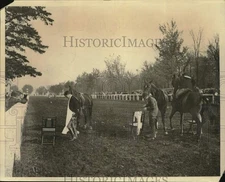 1933 Press Photo Night Shirt Race as Skidmore Horse Show - tub08101