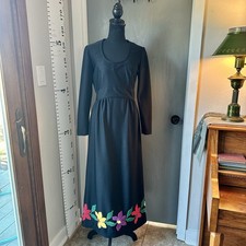 VTG 1970 Leslie Fay Knits Small? Black Embroidered Floral Long Sleeve Midi Dress