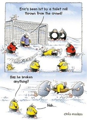 Lustige Geburtstagsgrußkarte Eric der Pinguin ~ Weichgewebeverletzung ~ Fußball