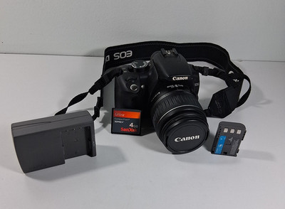 Canon EOS Rebel XT Digital SLR Camera 18-55MM Lens Battery & Charger 4GB Card
