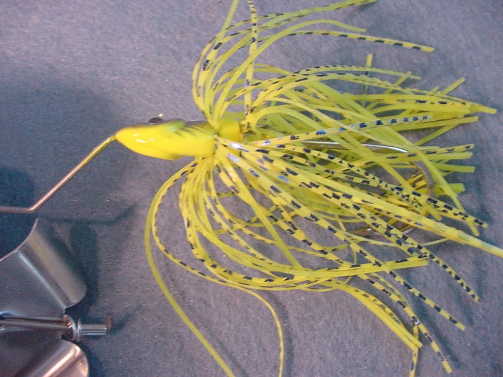2 ~ 1/4 oz Buzzbaits Assassinator Drop Head Buzzbait Blue Chartreuse - Image 3