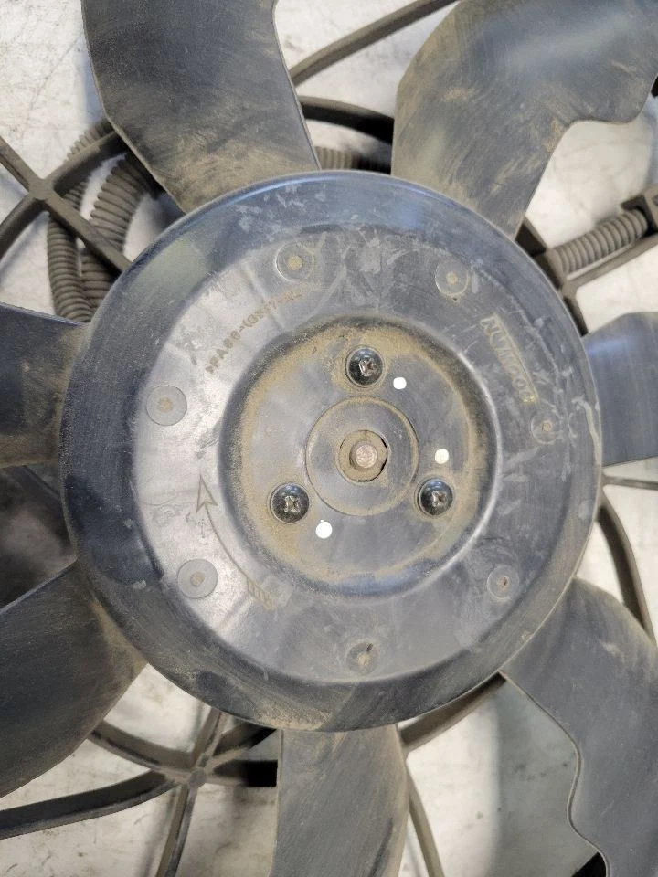 Hyundai Genesis 2013 2014 cupé radiador ventilador montaje OEM 253802M500 Foto 3 de 4