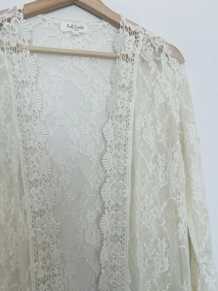 Kimono de renda marfim transparente sobreposição de manga de sino tamanho G resort romântico festival boho - Imagem 2 de 4