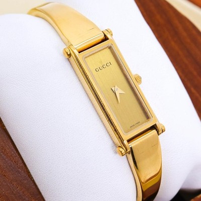 Gucci 1500L Quarzuhr Gold Square Armreif Damen