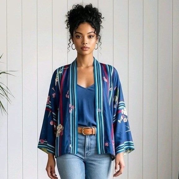 Blusa con geometric pattern e manica kimono in Ecoseta - Fant. Dubarry Blusa con geometric pattern e manica kimono in Ecoseta - Fant. Dubarry