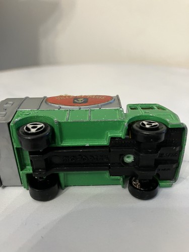 Majorette No.218 Mercedes-Benz Garbage Truck Green 1:100 Ville de Paris. - Picture 10 of 11