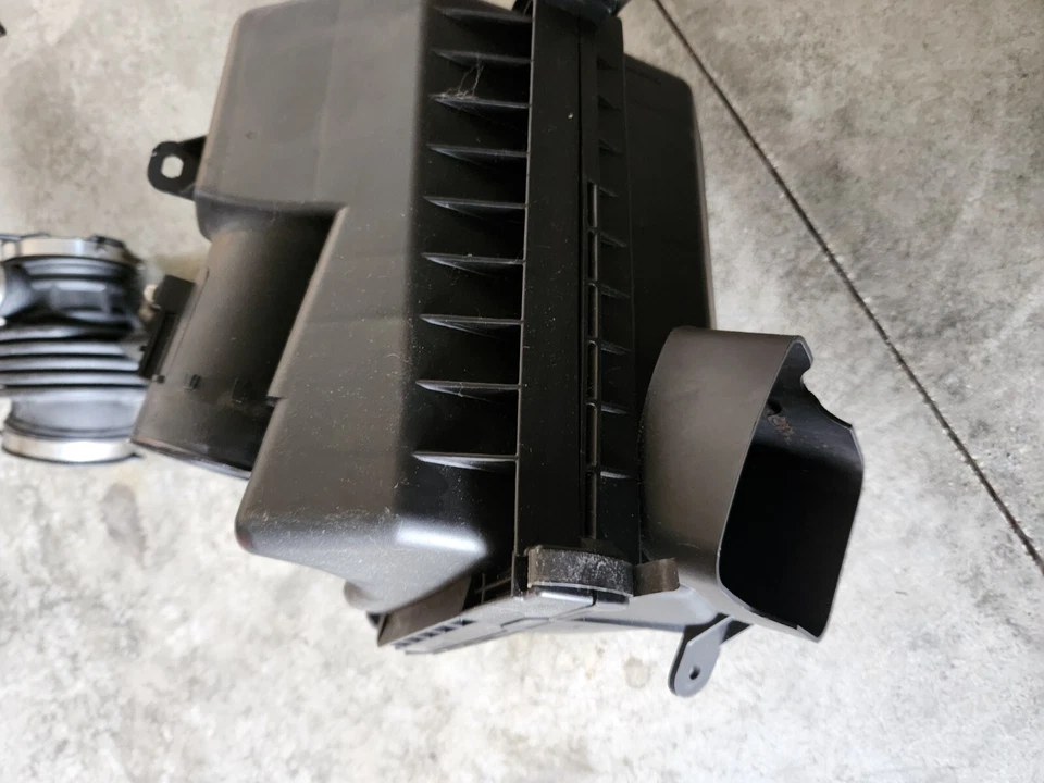 Sistema de admisión de aire frío AEM para Nissan Máxima 2011-2014 3,5 L V6 Foto 3 de 4