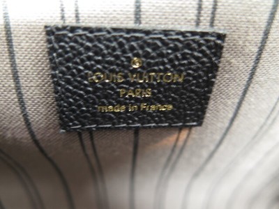 Louis Vuitton Monogram Empreinte Leather Pochette Metis MM Noir 