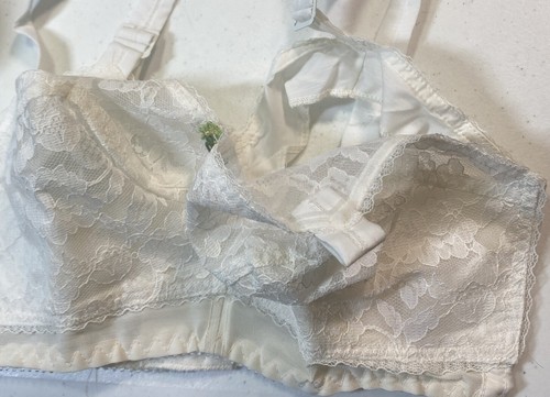 FIGURETTES vintage 1960's white lace bra - Sz 28E- Adjustable-Made In USA - Picture 10 of 10