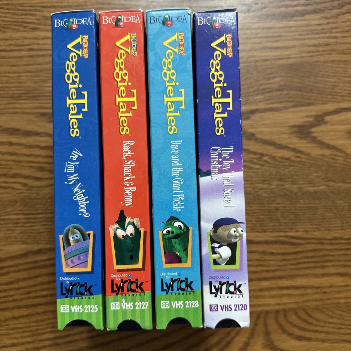 フレッシュリーダーティー　VHS VeggieTales Set of 4 VHS Are You My Neighbor? Rack Shack Benny
