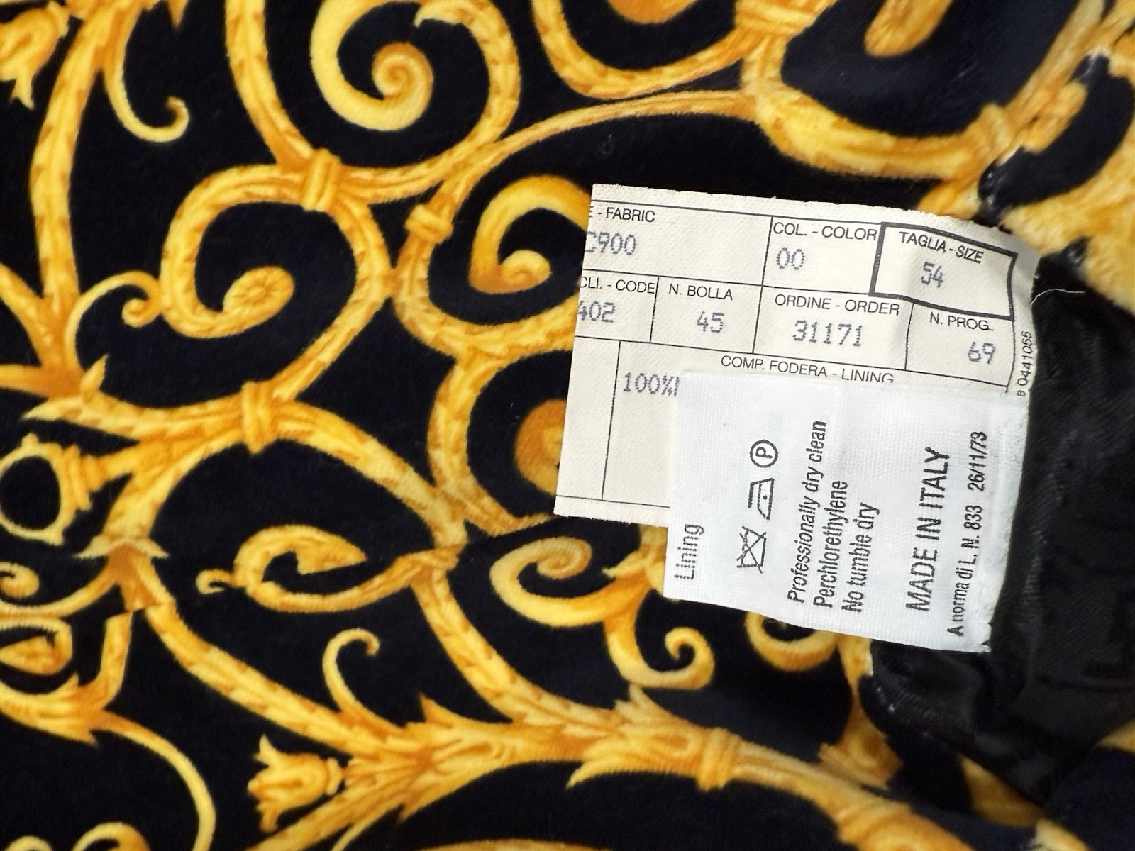 VERSACE CLASSIC V2 Velvet Vest Vintage Baroque Print Size 54 Black & Gold image 5