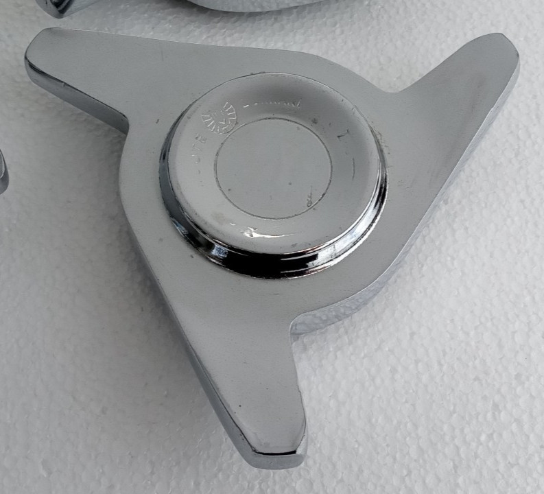 Ferrari Boranni Wheel Knock Off Nuts_Curved Ears_32 Rudge_275 GTS_GTB/4_330_365
