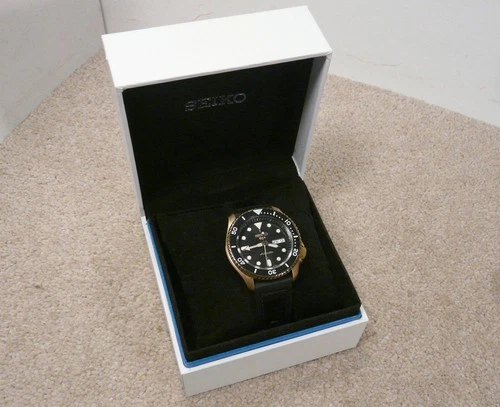 VINTAGE 2012 SEIKO 4R36-07G0 AUTOMATIC GENTS DIVERS WRISTWATCH BOXED VGC