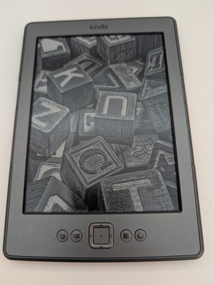 Amazon Kindle 4. Generation D01100 E-Book Reader, Grau, 6 Zoll