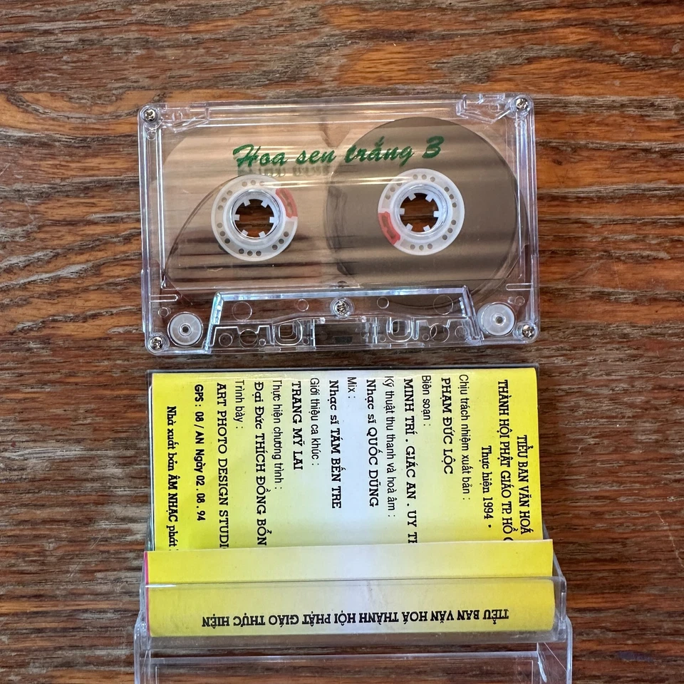 Hoa Sen Trang III Buddhist Songs Vietnamese Cassette Tape 1994 VG Foto 3 de 3