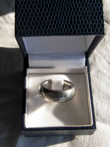 Titanium Trilogy Ring with Diamonds - Picture 1 of 24