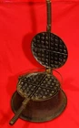 EXCELLENT Wagner #8 Cast Iron Waffle Iron High (revolving) Base Pat. Feb 22 1910