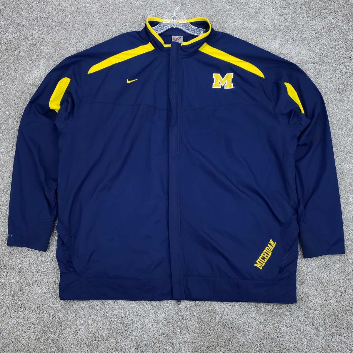 nike michigan windbreaker