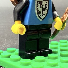 LEGO Castle 6103 - Castle Mini Figures 99% Complete No Box No Instructions