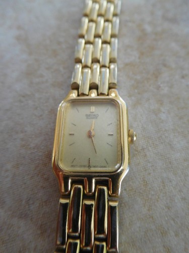 LADIES SEIKO WATCH 1N00-5A10 NEW BATTERY WORKS