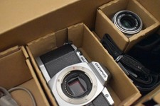 US Duty Paid Olympus OMD E-M5 Mirrorless Digital Camera with Lens Silver 8888