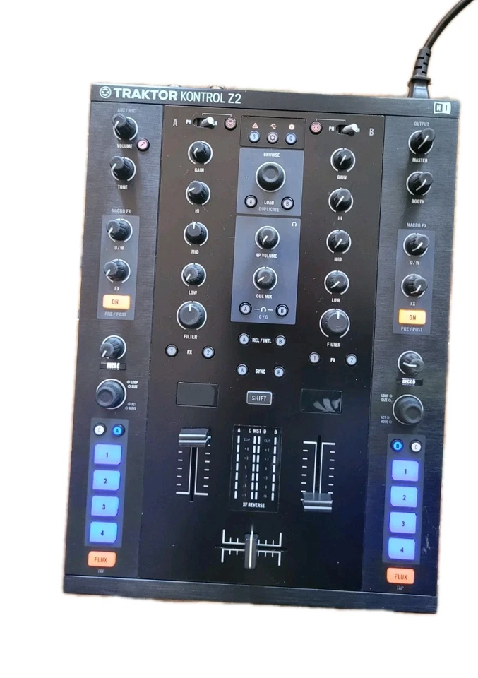 DJ-Mixer TRAKTOR KONTROL Z2  + ZOMO FLIGHTCASE + SOFTWARE + DVS + TIMECODE LP+CD - Bild 2 von 4
