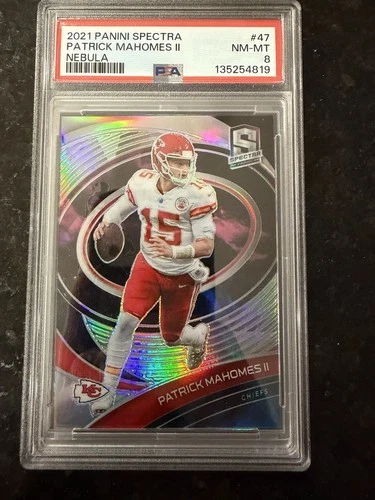 Panini Spectra 2021 Patrick Mahomes Nebula 1/2 47 PSA 8